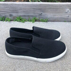 TORRID Slip On Canvas Shoes 9 Women's Black Sneakers